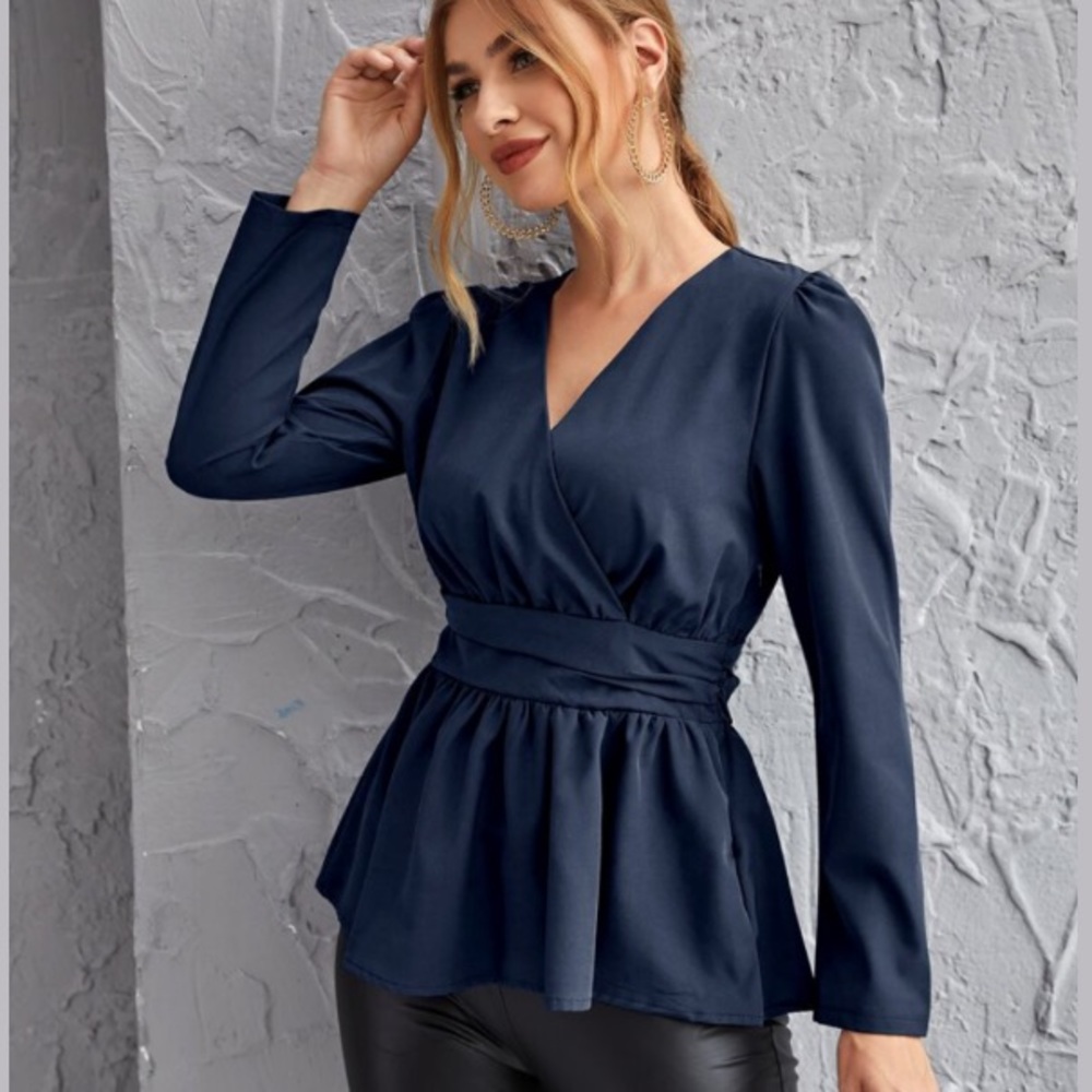 🧡3/$30 SHEIN Navy Blue Peplum Top Size Small